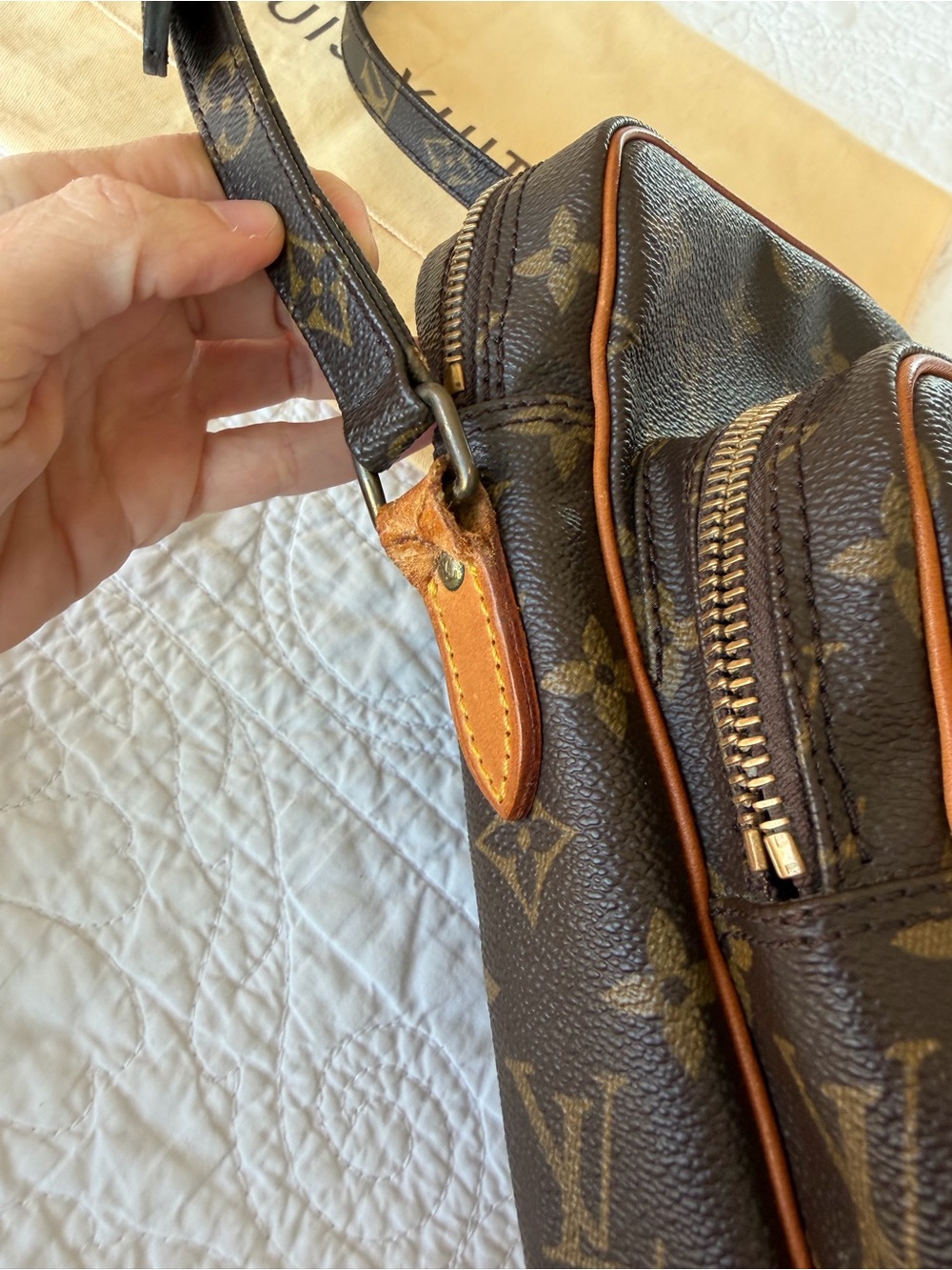 Louis Vuitton Vintage Amazone Monogram Canvas Messenger Bag - Picture 9 of 12